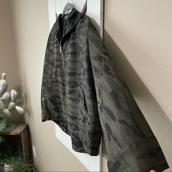 BLANK NYC camo lightweight hooded jacket green black XS Kimono drawstring - Picture 6 of 12